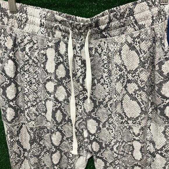 Express snake print soft drawstring joggers size large - Picture 2 of 5